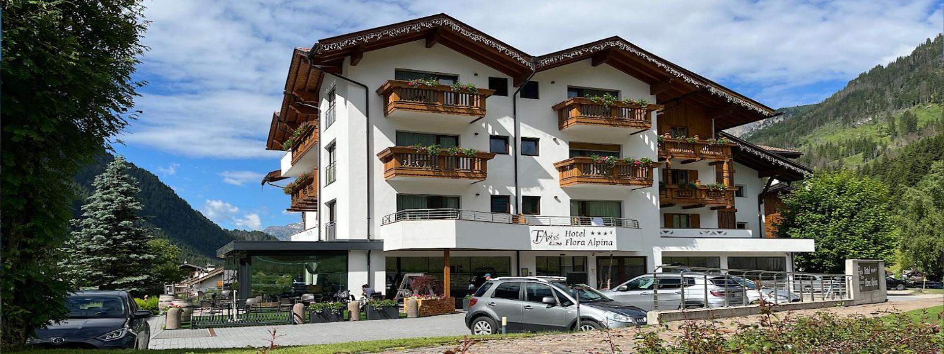 Hotel Flora Alpina Campitello di Fassa Exterior foto