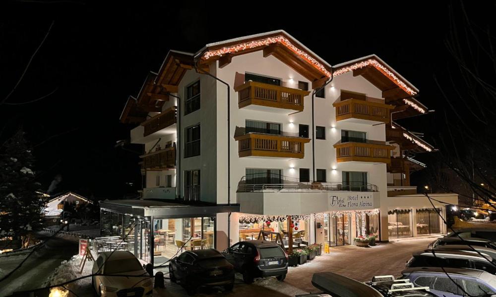 Hotel Flora Alpina Campitello di Fassa Exterior foto