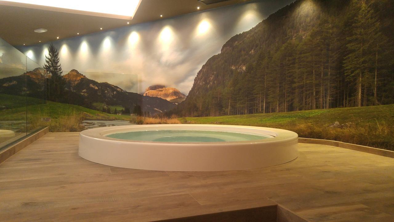 Hotel Flora Alpina Campitello di Fassa Exterior foto